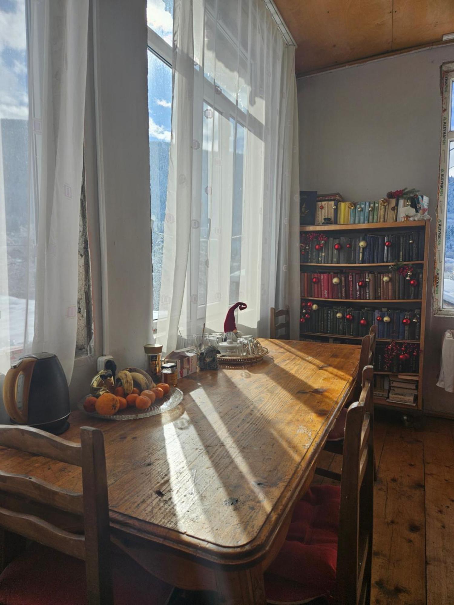 Guest House Ketevan Niguriani Mestia Eksteriør billede